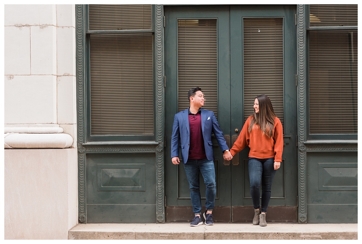 engagement photos in city