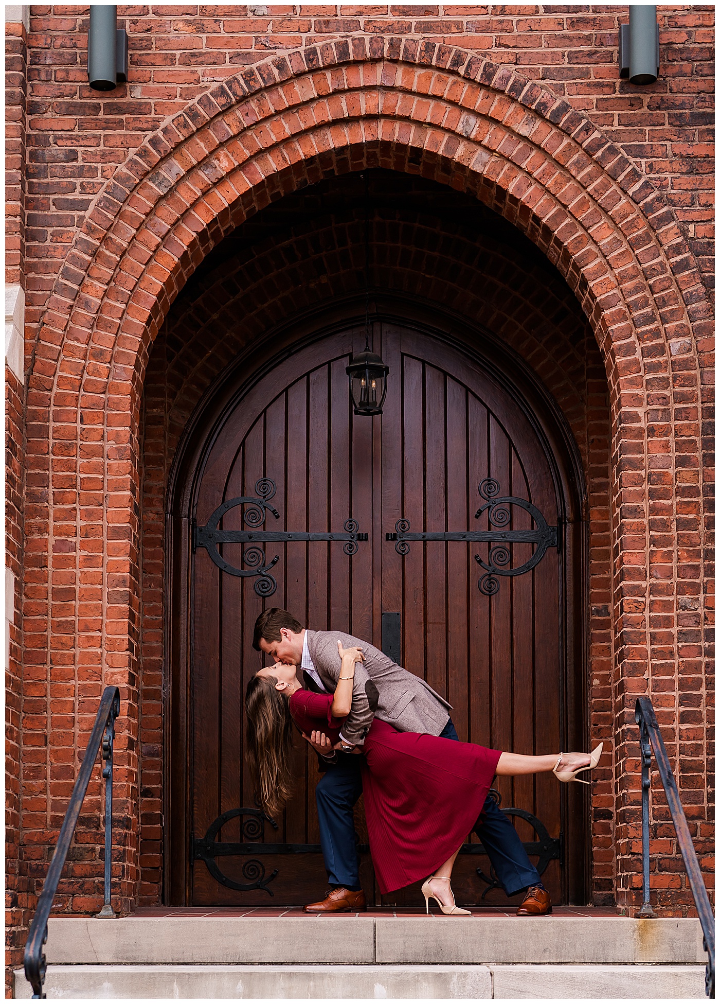 Downtown Chattanooga Engagement Kissing COuple