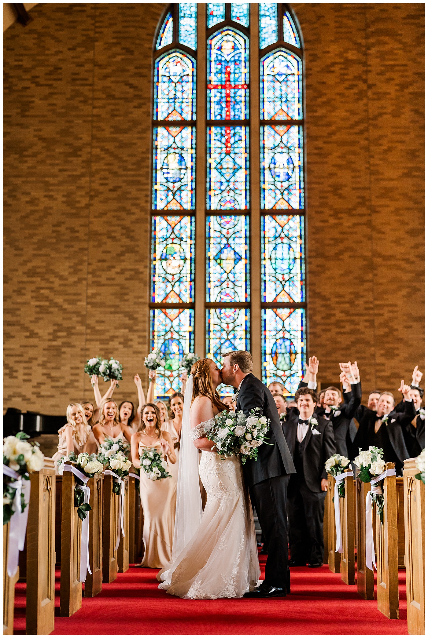 Baylor School Bridal Party Couple Kissing